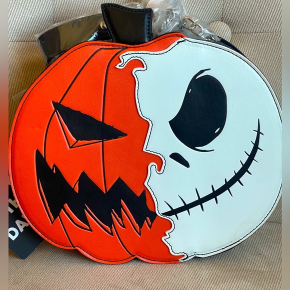 NEW Nightmare Before Christmas Jack Pumpkin Split Glow-In-The-Dark Crossbody Bag - Picture 1 of 10